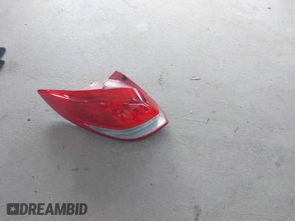 2013 Hyundai Veloster Turbo с VIN KMHTC6AEXDU167848, выставлен на аукционе IAAI как лот 43353403 с пробегом 84 077 миль миль и . История ставок и продаж доступна на DreamBid. Изображение 12.