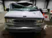 1998 Ford Econoline Cargo Recreational z VIN 1FDRE14L2WHC06042, wystawiony jako Copart lot #55794955 z przebiegiem 102 398 mil mil oraz Szkoda całkowita • Salvage title. Historia ofert i sprzedaży dostępna na DreamBid. Obrazek 5.