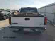2005 GMC Sierra 1500 SLE z VIN 2GTEK13T751149044, wystawiony jako Copart lot #81904825 z przebiegiem Nie podano mil oraz Szkoda całkowita • Salvage title. Historia ofert i sprzedaży dostępna na DreamBid. Obrazek 6.