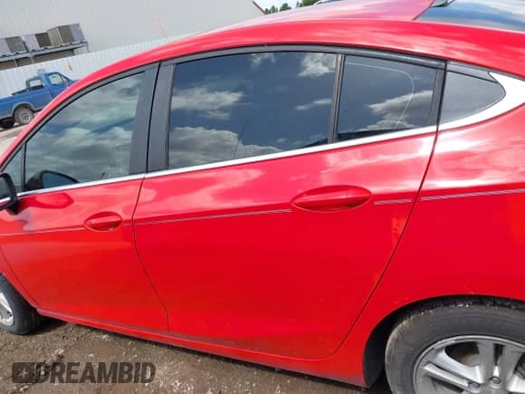 2018 Chevrolet Cruze LT with VIN 1G1BE5SM8J7196181, listed as a IAAI auction lot 42514097 with 137,948 mi miles and . Bid and sale history available at DreamBid. Image 15.