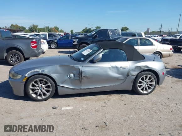 2006 BMW Z4 3.0i with VIN 4USBU33526LW66252, listed as a IAAI auction lot 43325648 with 164,675 mi miles and . Bid and sale history available at DreamBid. Image 14.
