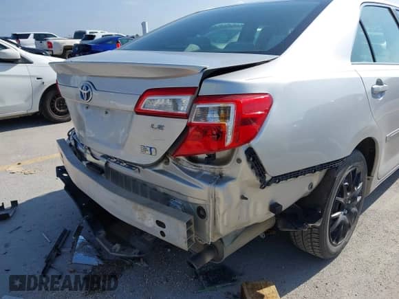 2013 Toyota Camry LE z VIN 4T1BD1FK1DU070466, wystawiony jako IAAI lot #42118169 z przebiegiem 144 680 mil mil oraz . Historia ofert i sprzedaży dostępna na DreamBid. Obrazek 18.