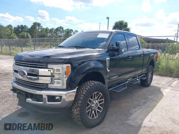 2018 Ford F-250 XL with VIN 1FT7W2BT7JEB04876, listed as a IAAI auction lot 43279172 with 144,542 mi miles and . Bid and sale history available at DreamBid. Image 2.