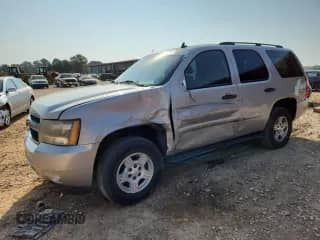 2007 Chevrolet Tahoe LS z VIN 1GNFC13C47J380954, wystawiony jako Copart lot #81503455 z przebiegiem 205 384 mil mil oraz Szkoda całkowita • Salvage title. Historia ofert i sprzedaży dostępna na DreamBid. Obrazek 1.