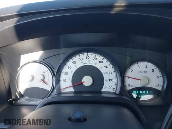 2010 Dodge Dakota Bighorn/Lonestar z VIN 1D7CE3GK3AS120328, wystawiony jako IAAI lot #41617296 z przebiegiem 136 734 mil mil oraz . Historia ofert i sprzedaży dostępna na DreamBid. Obrazek 7.