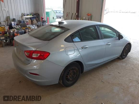 2017 Chevrolet Cruze LS с VIN 1G1BC5SM2H7134016, выставлен на аукционе IAAI как лот 42634480 с пробегом 187 749 миль миль и . История ставок и продаж доступна на DreamBid. Изображение 4.
