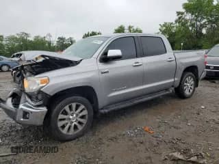 2015 Toyota Tundra Limited z VIN 5TFHY5F13FX467261, wystawiony jako Copart lot #56846275 z przebiegiem 99 963 mil mil oraz Szkoda całkowita • Salvage title. Historia ofert i sprzedaży dostępna na DreamBid. Obrazek 1.