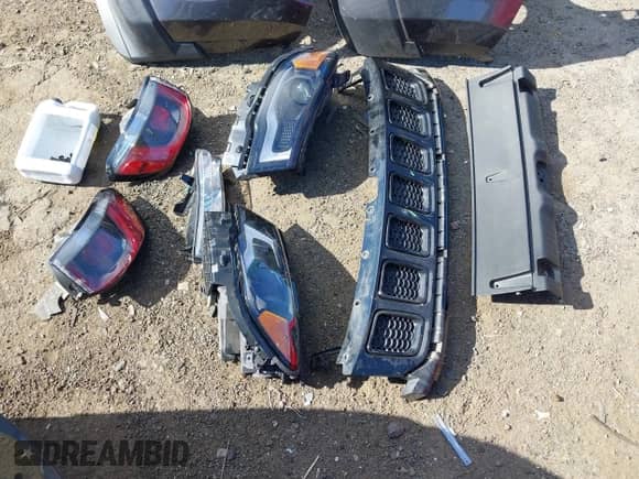 2018 Jeep Compass Latitude с VIN 3C4NJDBB9JT304103, выставлен на аукционе IAAI как лот 43377124 с пробегом 69 410 миль миль и . История ставок и продаж доступна на DreamBid. Изображение 18.