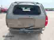 2011 Chevrolet Tahoe LS z VIN 1GNSCAE03BR325746, wystawiony jako IAAI lot #42269547 z przebiegiem 140 492 mil mil oraz . Historia ofert i sprzedaży dostępna na DreamBid. Obrazek 16.