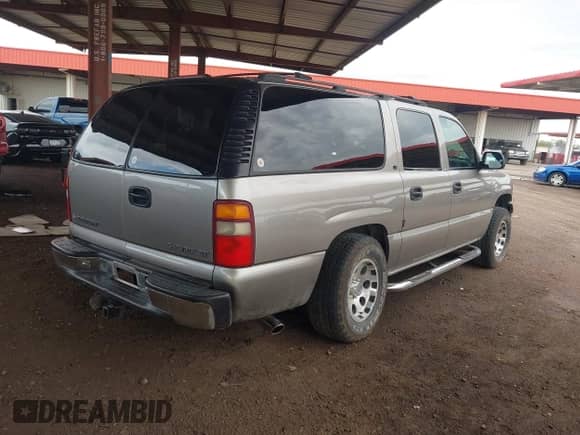 2001 Chevrolet Suburban LT with VIN 3GNFK16T21G216335, listed as a IAAI auction lot 43138380 with 275,285 mi miles and . Bid and sale history available at DreamBid. Image 4.