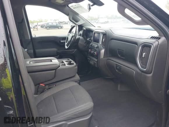 2021 Chevrolet Silverado 1500 LT with VIN 3GCUYDET7MG262944, listed as a IAAI auction lot 43181058 with 61,251 mi miles and . Bid and sale history available at DreamBid. Image 5.