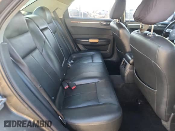 2008 Chrysler 300 Limited с VIN 2C3KK33G68H155032, выставлен на аукционе Copart как лот 70201115 с пробегом 177 092 миль миль и Списание • Salvage title. История ставок и продаж доступна на DreamBid. Изображение 10.