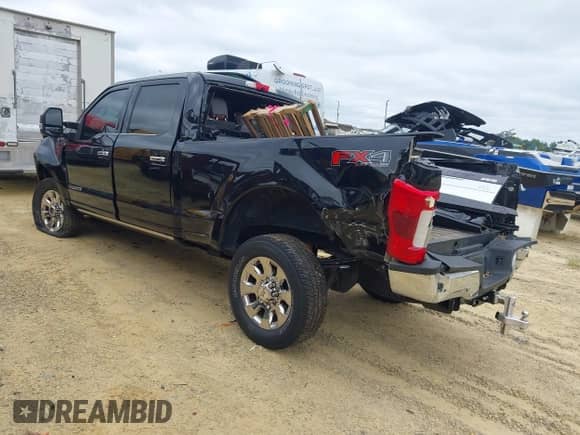 2019 Ford F-250 XL with VIN 1FT7W2BT8KEC95659, listed as a IAAI auction lot 43000736 with 126,906 mi miles and . Bid and sale history available at DreamBid. Image 3.