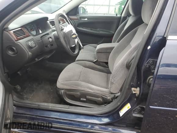 2010 Chevrolet Impala LS z VIN 2G1WA5EK1A1226447, wystawiony jako Copart lot #86466875 z przebiegiem 113 015 mil mil oraz Nie do naprawy • Non repairable. Historia ofert i sprzedaży dostępna na DreamBid. Obrazek 7.