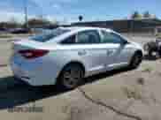 2015 Hyundai Sonata SE z VIN 5NPE24AF1FH213514, wystawiony jako Copart lot #82555545 z przebiegiem 84 225 mil mil oraz Czysty tytuł • Clean title. Historia ofert i sprzedaży dostępna na DreamBid. Obrazek 3.