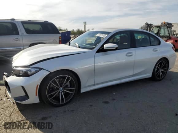 2023 BMW 3 Series 330i z VIN 3MW69FF06P8C80692, wystawiony jako Copart lot #81079345 z przebiegiem 30 203 mil mil oraz Szkoda całkowita • Salvage title. Historia ofert i sprzedaży dostępna na DreamBid. Obrazek 1.