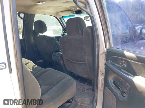 2004 Chevrolet Silverado 2500 LS с VIN 1GCGK23U64F178582, выставлен на аукционе IAAI как лот 42740464 с пробегом Не указан миль и . История ставок и продаж доступна на DreamBid. Изображение 8.