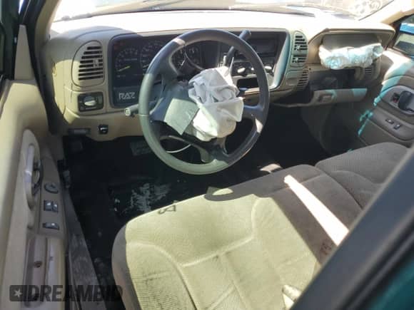 1997 Chevrolet Silverado 1500 with VIN 1GCEC14R7VZ219245, listed as a Copart auction lot 60555685 with 135,312 mi miles and Salvage title. Bid and sale history available at DreamBid. Image 8.