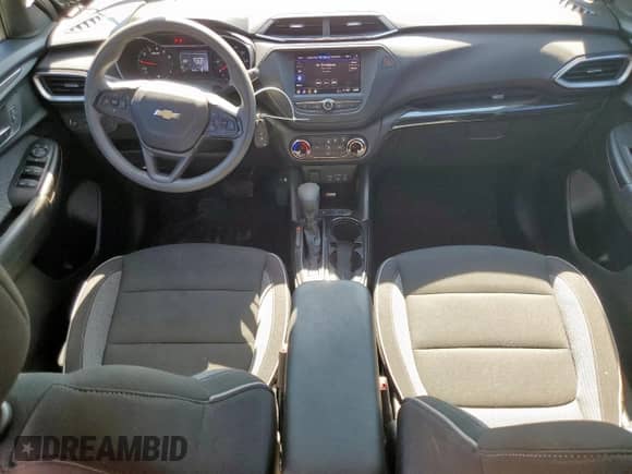 2023 Chevrolet TrailBlazer LS with VIN KL79MMS25PB184672, listed as a Copart auction lot 71310795 with 33,422 mi miles and Salvage title. Bid and sale history available at DreamBid. Image 8.