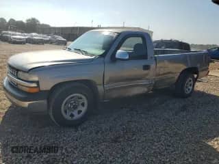 2000 Chevrolet Silverado 1500 LS with VIN 1GCEC14V6YE100403, listed as a Copart auction lot 70000125 with 208,594 mi miles and Salvage title. Bid and sale history available at DreamBid. Image 1.