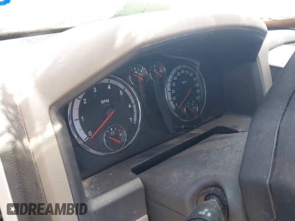 2010 Dodge 1500 SLT z VIN 1D7RB1GP9AS100152, wystawiony jako IAAI lot #41956313 z przebiegiem Nie podano mil oraz . Historia ofert i sprzedaży dostępna na DreamBid. Obrazek 7.