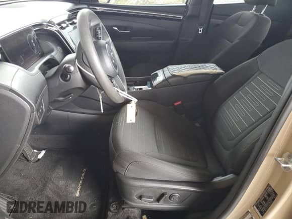 2023 Hyundai Santa Cruz SEL z VIN 5NTJC4AE1PH049848, wystawiony jako Copart lot #71648264 z przebiegiem 34 336 mil mil oraz Szkoda całkowita • Salvage title. Historia ofert i sprzedaży dostępna na DreamBid. Obrazek 7.