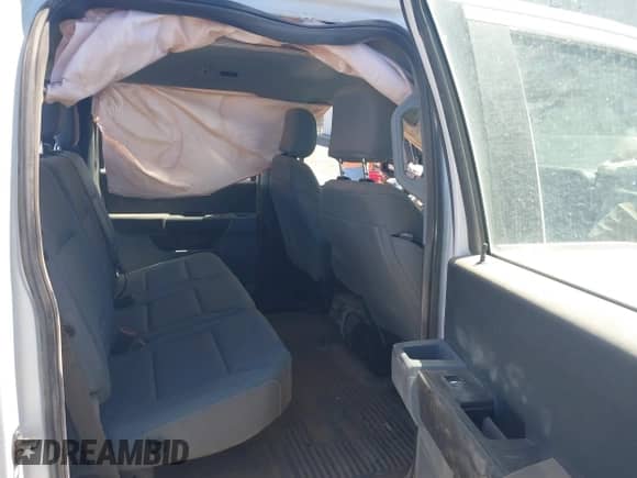 2024 Ford F-250 XL z VIN 1FT7W2BA6REC52771, wystawiony jako IAAI lot #41864059 z przebiegiem 29 652 mil mil oraz . Historia ofert i sprzedaży dostępna na DreamBid. Obrazek 8.