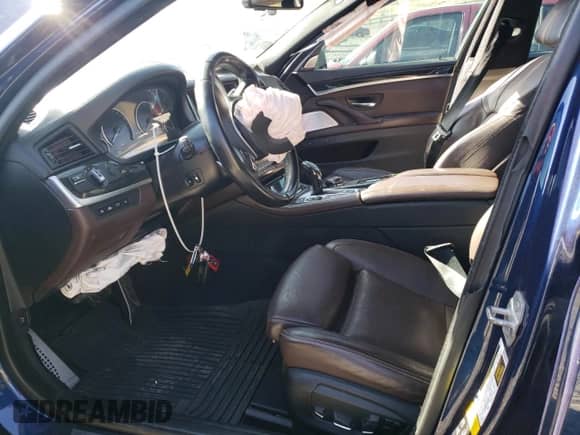 2016 BMW 5 Series 550i xDrive with VIN WBAKP9C5XGG587547, listed as a Copart auction lot 52205225 with 83,959 mi miles and Salvage title. Bid and sale history available at DreamBid. Image 7.