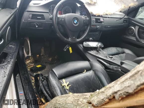 2009 BMW M3 с VIN WBSWD93569P362275, выставлен на аукционе Copart как лот 57961645 с пробегом 117 823 миль миль и Списание • Salvage title. История ставок и продаж доступна на DreamBid. Изображение 8.