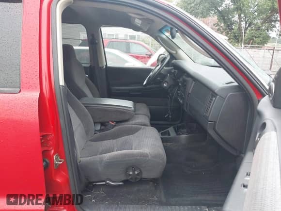 2001 Dodge Durango with VIN 1B4HS28N91F555744, listed as a IAAI auction lot 43381369 with 99,564 mi miles and . Bid and sale history available at DreamBid. Image 5.