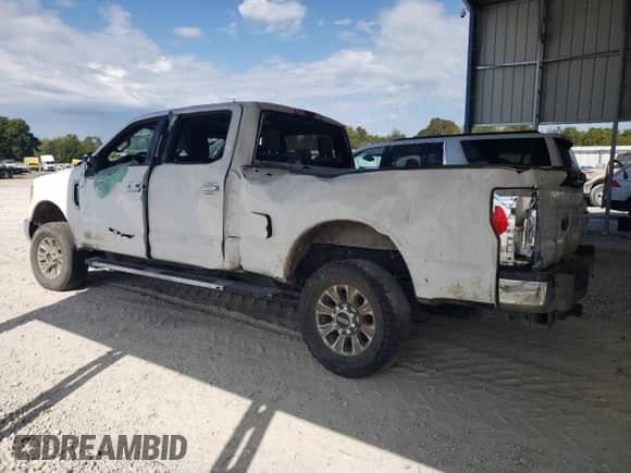 2018 Ford F-250 XL with VIN 1FT7W2B61JEB59768, listed as a Copart auction lot 82266435 with 220,401 mi miles and Salvage title. Bid and sale history available at DreamBid. Image 2.