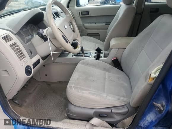 2011 Ford Escape XLT с VIN 1FMCU9DG9BKB24509, выставлен на аукционе Copart как лот 81302685 с пробегом 206 523 миль миль и Списание • Salvage title. История ставок и продаж доступна на DreamBid. Изображение 7.