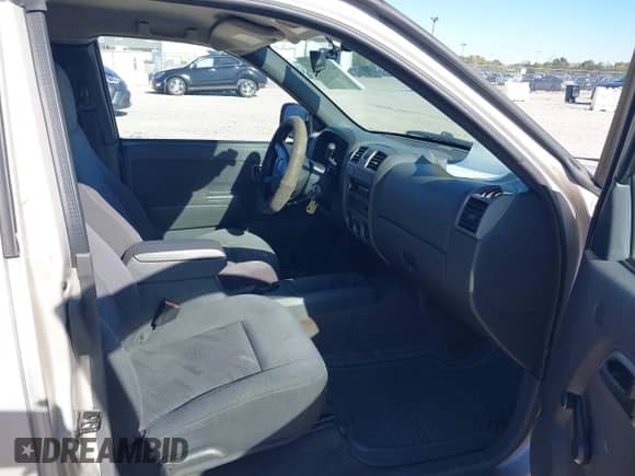 2004 Chevrolet Colorado LS Z71 z VIN 1GCDS196148130109, wystawiony jako IAAI lot #43517597 z przebiegiem 210 577 mil mil oraz . Historia ofert i sprzedaży dostępna na DreamBid. Obrazek 5.