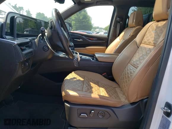 2021 Cadillac Escalade ESV Premium Luxury с VIN 1GYS4LKL9MR262858, выставлен на аукционе Copart как лот 58700785 с пробегом 115 470 миль миль и Списание • Salvage title. История ставок и продаж доступна на DreamBid. Изображение 7.