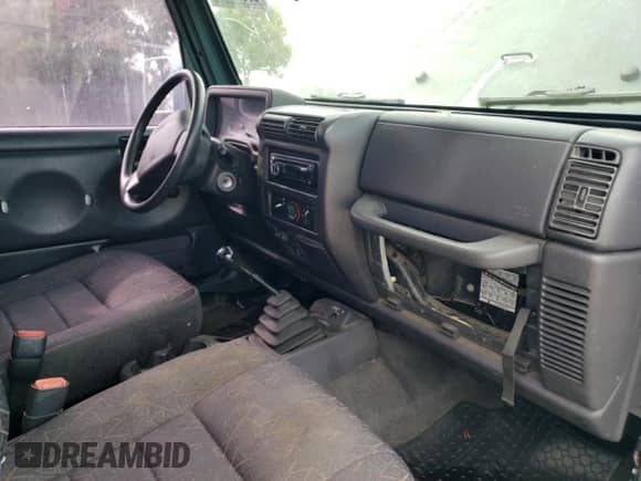 2001 Jeep Wrangler SE with VIN 1J4FA29P91P335568, listed as a Copart auction lot 68877805 with Not provided miles and Clean title. Bid and sale history available at DreamBid. Image 8.