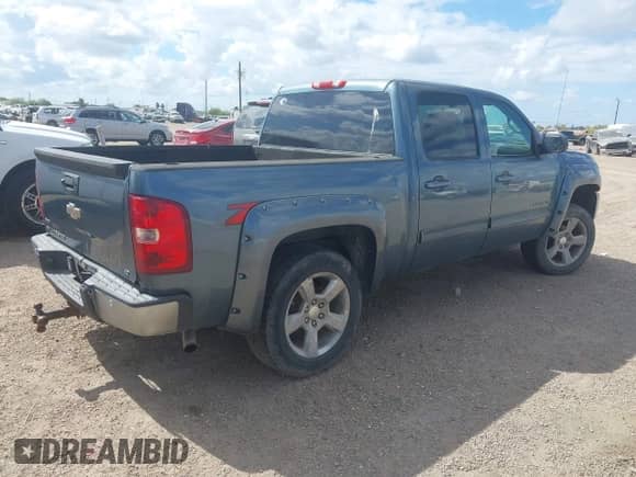 2011 Chevrolet Silverado 1500 LT с VIN 3GCPKSE35BG369751, выставлен на аукционе IAAI как лот 43426023 с пробегом 201 500 миль миль и . История ставок и продаж доступна на DreamBid. Изображение 4.