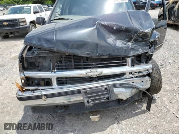 1997 Chevrolet Suburban with VIN 3GNFK16R0VG188464, listed as a Copart auction lot 60723665 with 313,023 mi miles and Salvage title. Bid and sale history available at DreamBid. Image 12.