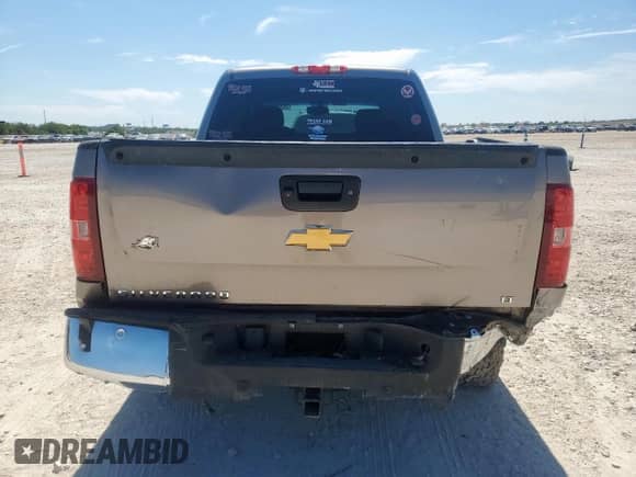 2012 Chevrolet Silverado 1500 LT z VIN 1GCPKSE78CF234706, wystawiony jako Copart lot #71710795 z przebiegiem 134 275 mil mil oraz Szkoda całkowita • Salvage title. Historia ofert i sprzedaży dostępna na DreamBid. Obrazek 6.