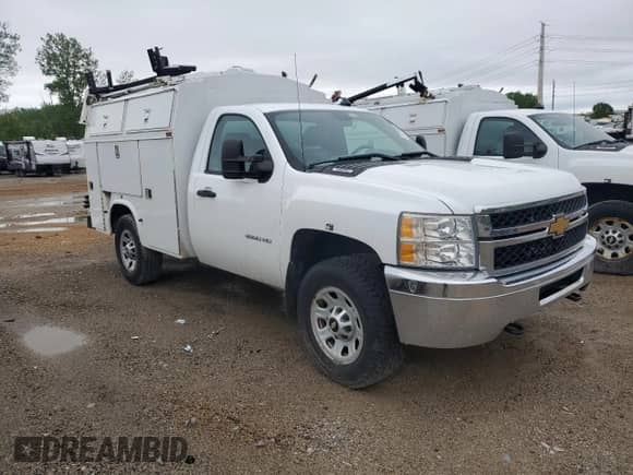 2012 Chevrolet Silverado 3500HD Work Truck z VIN 1GB3CZCG2CF193551, wystawiony jako Copart lot #56550675 z przebiegiem 162 098 mil mil oraz Czysty tytuł • Clean title. Historia ofert i sprzedaży dostępna na DreamBid. Obrazek 4.