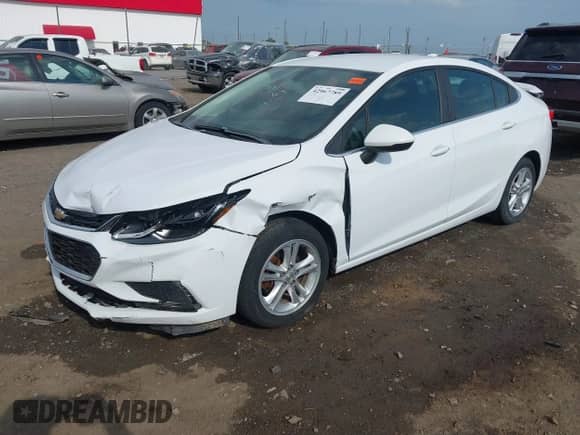 2018 Chevrolet Cruze LT с VIN 1G1BE5SM8J7243855, выставлен на аукционе IAAI как лот 42967789 с пробегом 135 895 миль миль и . История ставок и продаж доступна на DreamBid. Изображение 17.