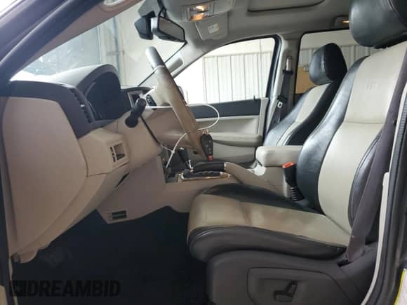 2008 Jeep Grand Cherokee Limited z VIN 1J8HR58288C118585, wystawiony jako Copart lot #67519225 z przebiegiem 198 093 mil mil oraz Szkoda całkowita • Salvage title. Historia ofert i sprzedaży dostępna na DreamBid. Obrazek 7.