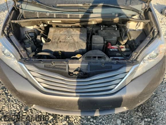 2014 Toyota Sienna XLE с VIN 5TDYK3DC9ES465951, выставлен на аукционе Copart как лот 82076345 с пробегом 251 483 миль миль и Списание • Salvage title. История ставок и продаж доступна на DreamBid. Изображение 12.