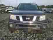2010 Nissan Frontier SE z VIN 1N6AD0CW9AC433256, wystawiony jako Copart lot #64661135 z przebiegiem 132 223 mil mil oraz Szkoda całkowita • Salvage title. Historia ofert i sprzedaży dostępna na DreamBid. Obrazek 5.
