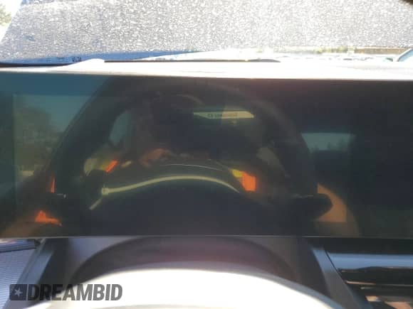 2025 BMW 5 Series с VIN WBA13FK06SCT74610, выставлен на аукционе Copart как лот 55362185 с пробегом Не указан миль и Списание • Salvage title. История ставок и продаж доступна на DreamBid. Изображение 9.