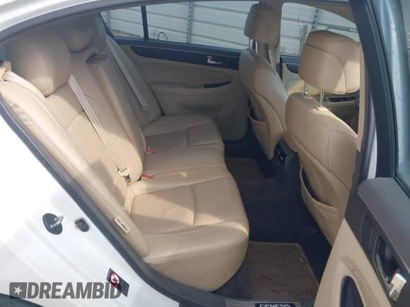 2010 Hyundai Genesis с VIN KMHGC4DF4AU092649, выставлен на аукционе IAAI как лот 42660068 с пробегом 218 330 миль миль и . История ставок и продаж доступна на DreamBid. Изображение 8.