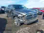 2016 Ram 1500 Lone Star z VIN 1C6RR6LTXGS269635, wystawiony jako IAAI lot #41203227 z przebiegiem 157 077 mil mil oraz . Historia ofert i sprzedaży dostępna na DreamBid. Obrazek 1.