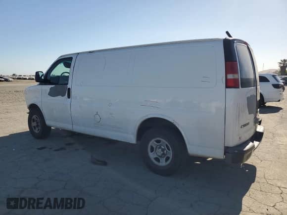 2006 Chevrolet Express Cargo z VIN 1GCFG15X061176129, wystawiony jako Copart lot #58214385 z przebiegiem 221 191 mil mil oraz Szkoda całkowita • Salvage title. Historia ofert i sprzedaży dostępna na DreamBid. Obrazek 2.