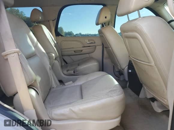 2007 Cadillac Escalade with VIN 1GYFK63847R411071, listed as a Copart auction lot 82421405 with 193,073 mi miles and Clean title. Bid and sale history available at DreamBid. Image 11.