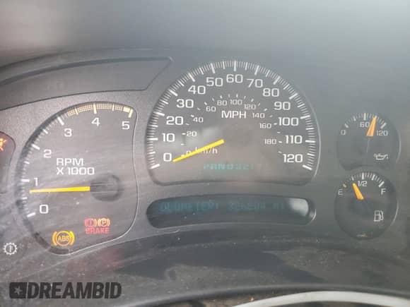 2005 Chevrolet Silverado 3500 LT с VIN 1GCJC33295F944586, выставлен на аукционе Copart как лот 71230574 с пробегом 326 804 миль миль и Списание • Salvage title. История ставок и продаж доступна на DreamBid. Изображение 9.