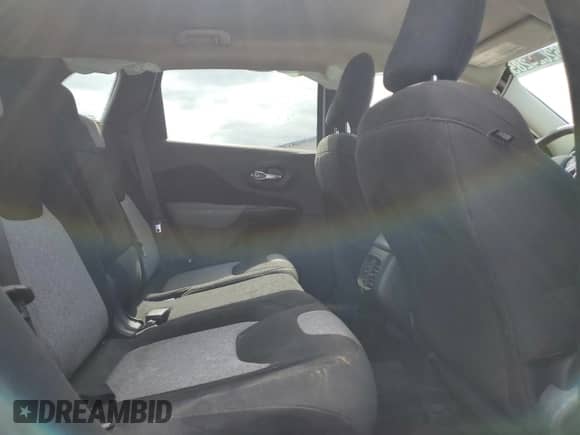 2014 Jeep Cherokee Latitude with VIN 1C4PJMCS0EW127724, listed as a Copart auction lot 62024285 with 129,171 mi miles and Clean title. Bid and sale history available at DreamBid. Image 11.